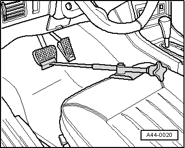 Audi Q5. A44-0020